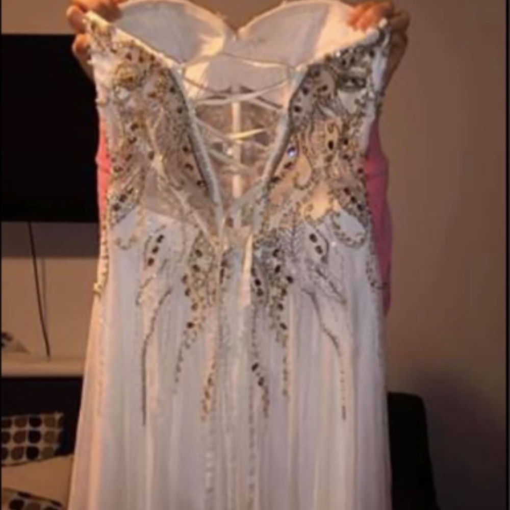 Prom/Formal Dress - Picture 3 of 6